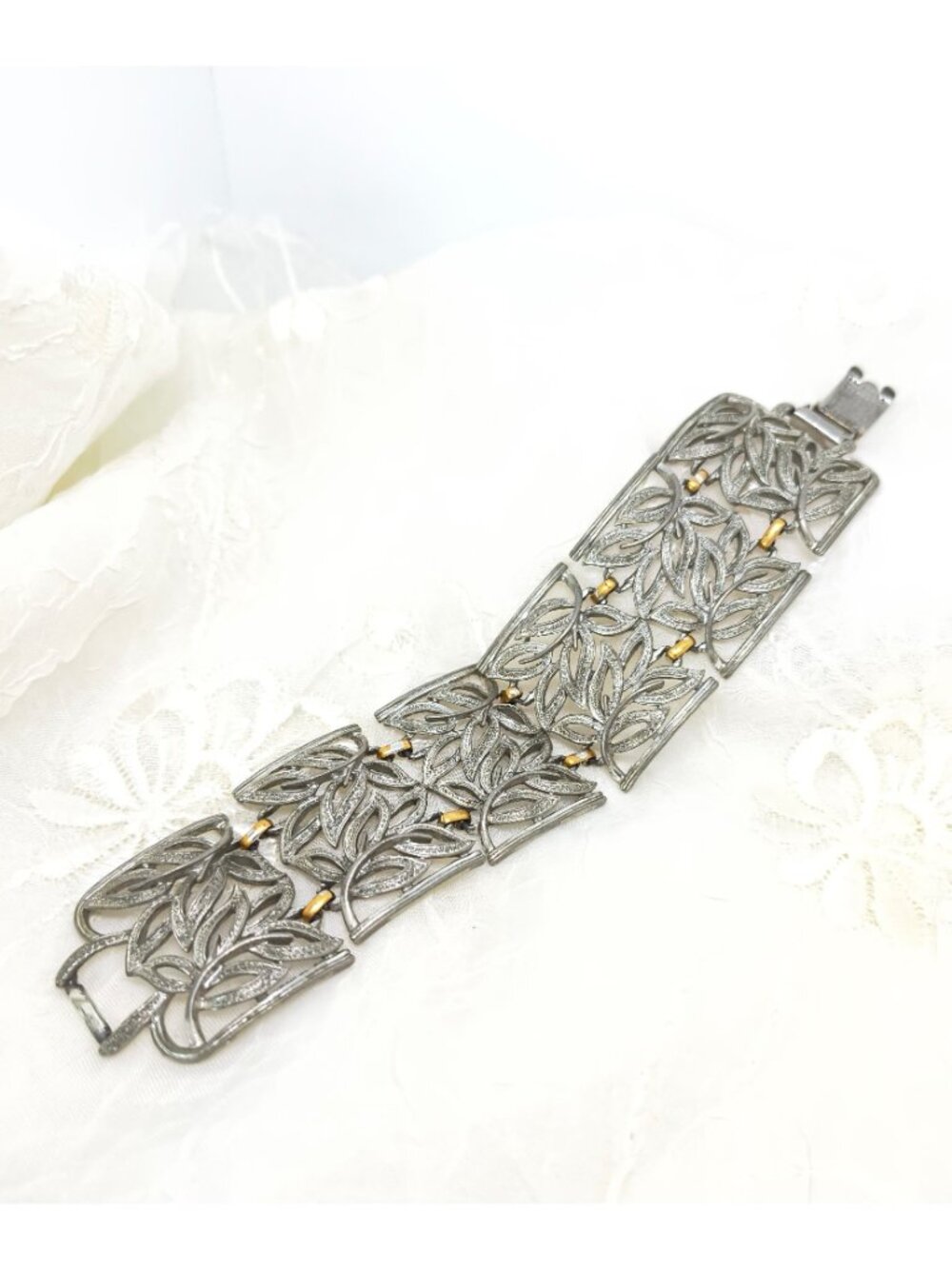 Vintage Coro Pegasus silver & Gold tone Panel Bracelet - Picture 3 of 6